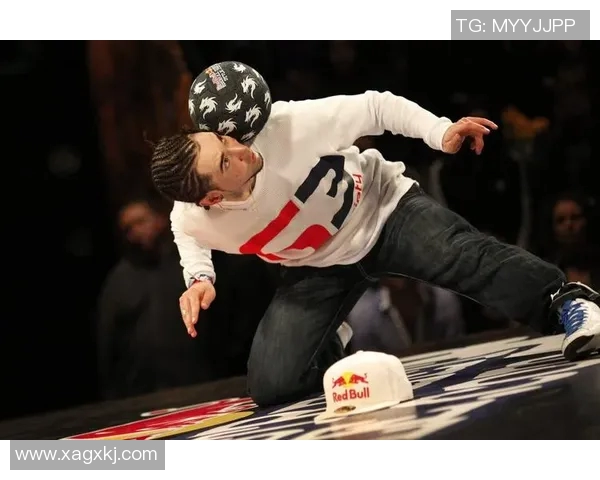 街头足球明星的日常生活揭秘与他们的邻里故事